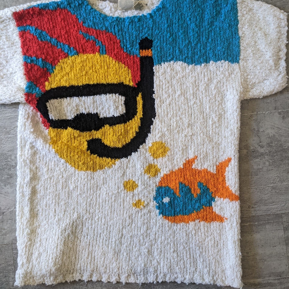 Size M, Colter Bay International short sleeve, 90s sweater.